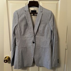 Banana Republic Women’s Seersucker White/Blue Suit